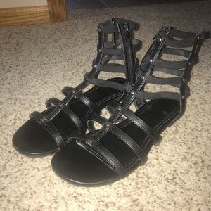 black elastic gladiator sandals